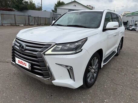 2017 Lexus LX 570 III Рестайлинг 2, белый, 7900000 рублей, вид 1