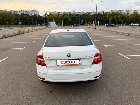 2020 Skoda Octavia III (A7) Рестайлинг, белый, 1999000 рублей, вид 5