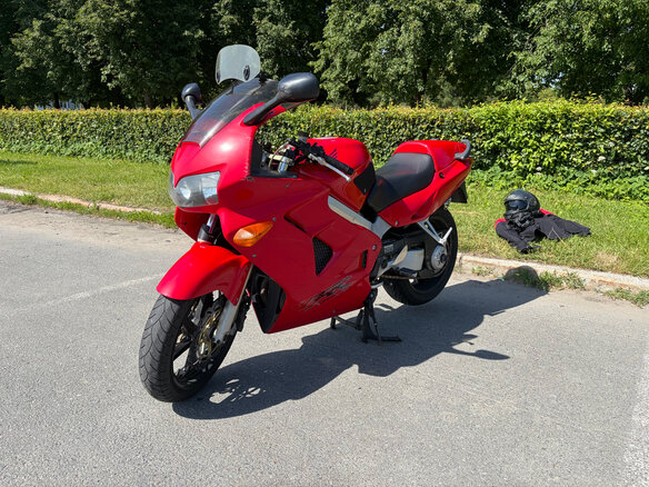 1999 Honda VFR 800, красный, 300000 рублей - вид 19
