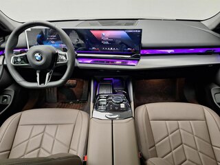 2025 BMW 5 серии Long 530Li xDrive VIII (G60/G61/G68), чёрный, 8250000 рублей, вид 4