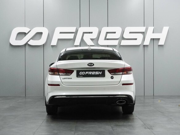 2018 Kia Optima IV Рестайлинг, белый - вид 3