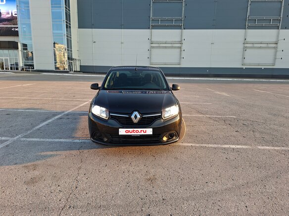 2014 Renault Logan II, чёрный, 566800 рублей