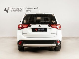 2017 Mitsubishi Outlander III Рестайлинг 2, белый, 1713100 рублей, вид 4