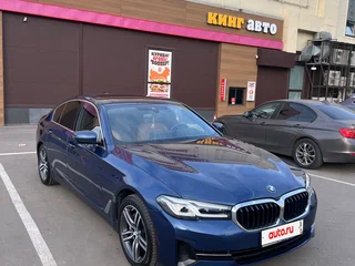 2021 BMW 5 серии 530i xDrive VII (G30/G31/G38) Рестайлинг, синий, 5199999 рублей, вид 3