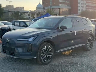 2025 Volvo XC70 III, серый, 6950000 рублей, вид 1