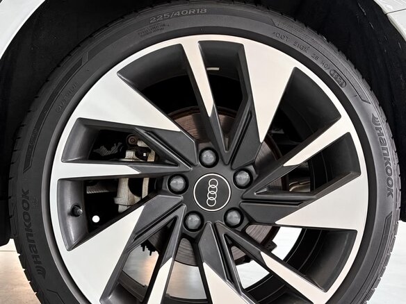 2023 Audi A3 35 TFSI Long IV (8Y), белый, 1877000 рублей - вид 12