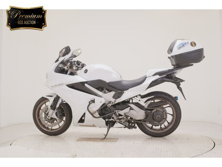 2016 Honda VFR 800, белый, 795000 рублей, вид 1