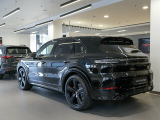 2026 Porsche Cayenne GTS III Рестайлинг, чёрный, 26500000 рублей, вид 3