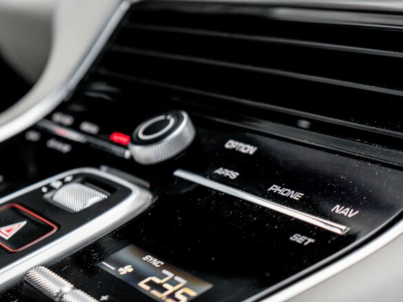 2018 Porsche Panamera 4 II, чёрный, 7700000 рублей - вид 16