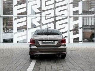 2017 Volkswagen Polo V Рестайлинг, коричневый, 1410000 рублей, вид 4