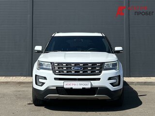 2016 Ford Explorer V Рестайлинг, белый, 2360000 рублей, вид 2