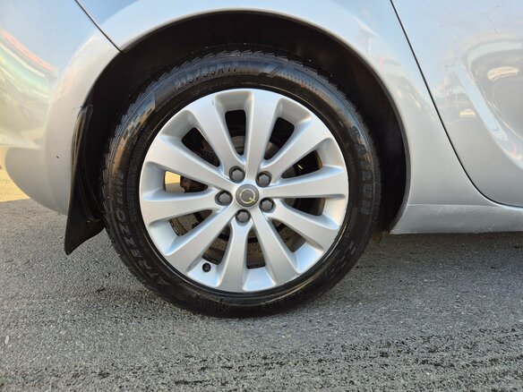 2011 Opel Astra J, серебристый, 740000 рублей - вид 11