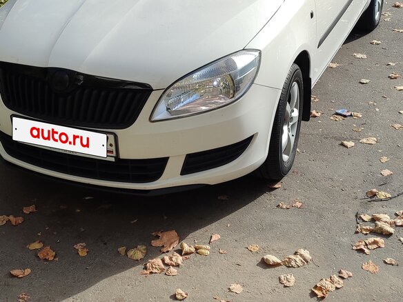 2012 Skoda Roomster I Рестайлинг, белый, 750000 рублей - вид 6