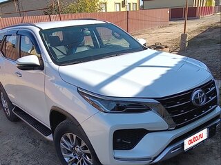2022 Toyota Fortuner II Рестайлинг, белый, 5500000 рублей, вид 4