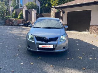 2009 Toyota Avensis III, серебристый, 880000 рублей, вид 3
