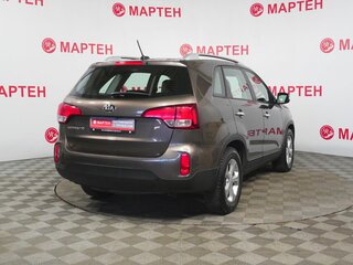 2017 Kia Sorento II Рестайлинг, бежевый, 2100000 рублей, вид 5