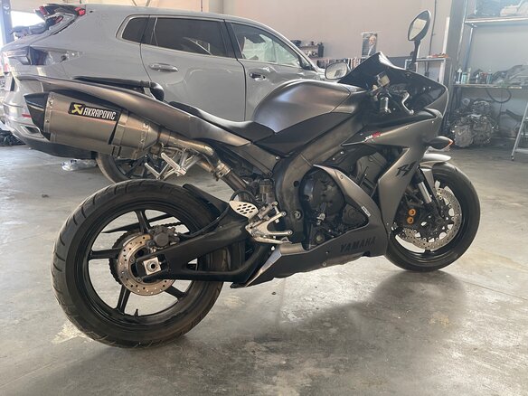 2008 Yamaha YZF-R1, серый, 299999 рублей - вид 3