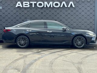 2022 Toyota Avalon V, чёрный, 2950000 рублей, вид 3
