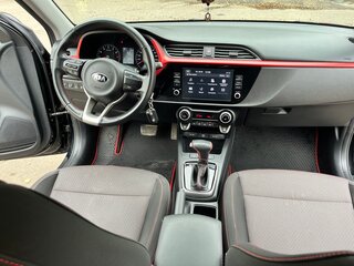 2021 Kia Rio IV Рестайлинг, чёрный, 1750000 рублей, вид 4