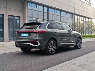 2026 Audi Q5 L III (GU), зелёный, 7077700 рублей, вид 5