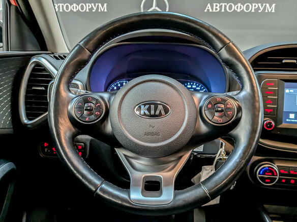 2019 Kia Soul III, красный, 2050000 рублей - вид 20