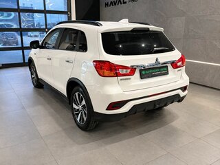2018 Mitsubishi ASX I Рестайлинг 2, белый, 1849000 рублей, вид 4