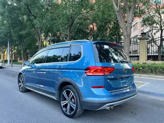 2022 Volkswagen Touran L II, синий, 1500001 рублей, вид 2