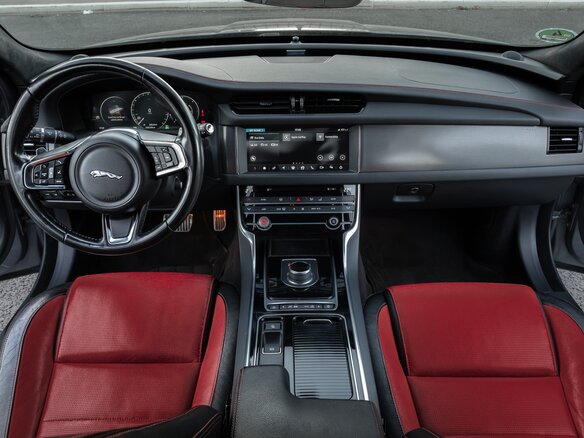 2019 Jaguar XF II, серый, 3000000 рублей - вид 25