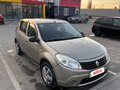 2010 Renault Sandero I, бежевый, 510000 рублей - вид 2