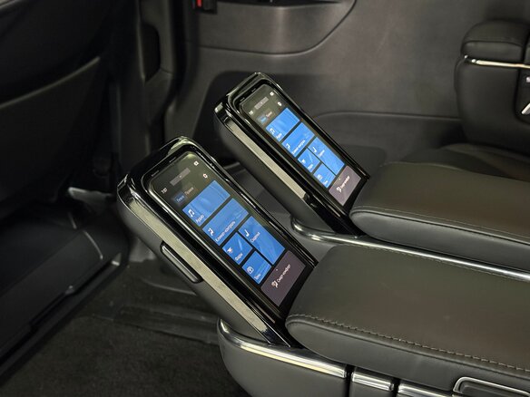2023 Toyota Alphard IV, чёрный, 13999000 рублей - вид 20