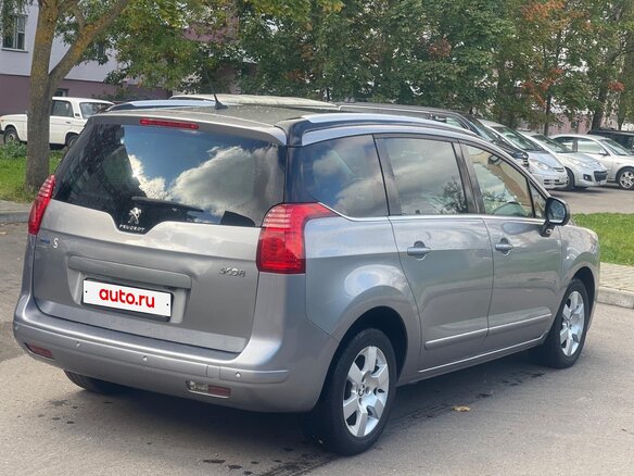 2016 Peugeot 5008 I Рестайлинг, серебристый, 1150000 рублей - вид 2