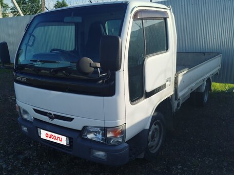 2003 Nissan Atlas, белый, 1650000 рублей, вид 1