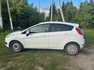 2015 Ford Fiesta Mk6 Рестайлинг, белый, 615000 рублей, вид 5