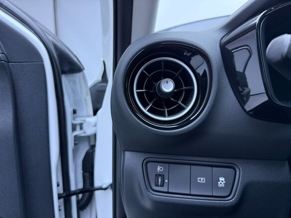 2023 Kia K3 II (China Market) Рестайлинг, белый, 1485007 рублей - вид 12