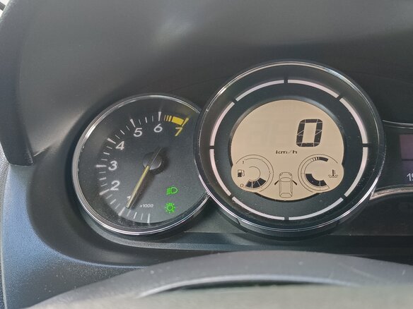 2012 Renault Megane III Рестайлинг, белый, 690000 рублей - вид 12