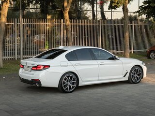 2020 BMW 5 серии 530d xDrive VII (G30/G31/G38) Рестайлинг, белый, 4570000 рублей, вид 2