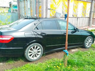 2011 Mercedes-Benz E-Класс 350 IV (W212, S212, C207), чёрный, 1330000 рублей, вид 4