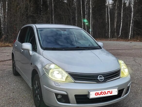 2011 Nissan Tiida I Рестайлинг, серебристый, 760000 рублей - вид 5