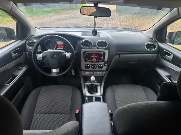 2011 Ford Focus II Рестайлинг, чёрный, 400000 рублей - вид 7