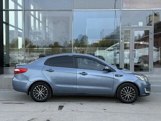 2013 Kia Rio 4-speed III, голубой, 810000 рублей, вид 5