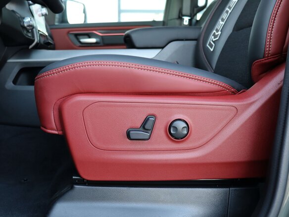 2026 Ram 1500 Crew Cab V Рестайлинг, зелёный - вид 21