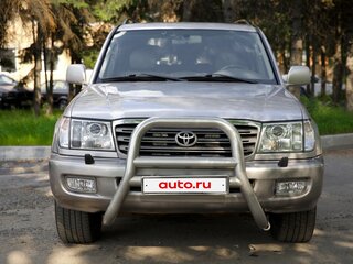2004 Toyota Land Cruiser 100 Series Рестайлинг 1, серый, 3200000 рублей, вид 2
