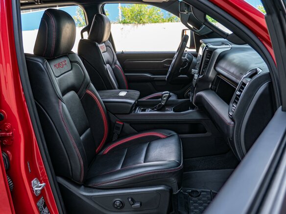 2022 Ram 1500 Crew Cab TRX V, красный - вид 9