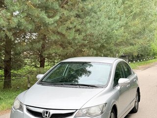 2009 Honda Civic VIII Рестайлинг, серебристый, 676000 рублей, вид 2