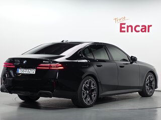 2026 BMW 5 серии 530e xDrive VIII (G60/G61/G68), чёрный, 9576000 рублей, вид 3
