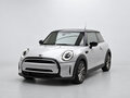 2022 Mini Hatch Cooper III (F55/F56) Рестайлинг 2, серебристый, 1860000 рублей