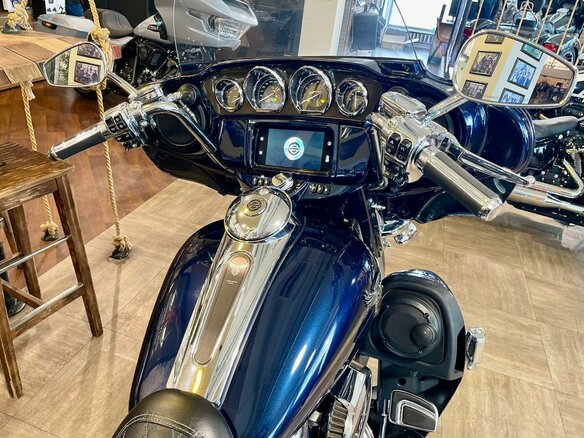 2018 Harley-Davidson CVO Limited, синий, 3500000 рублей - вид 16