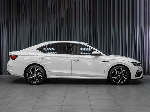 2022 Skoda Octavia IV (A8), белый, 2329000 рублей - вид 4