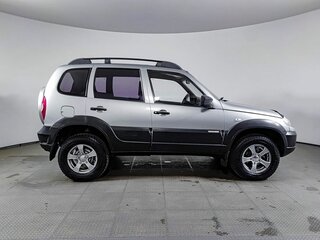 2015 Chevrolet Niva I Рестайлинг, серебристый, 499000 рублей, вид 4