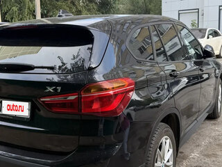 2017 BMW X1 20i xDrive II (F48), чёрный, 2500000 рублей, вид 3